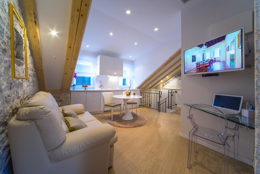 Apartment Roman Heritage スプリト 部屋 写真