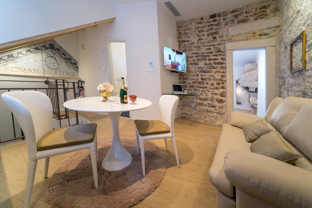 Apartment Roman Heritage スプリト 部屋 写真
